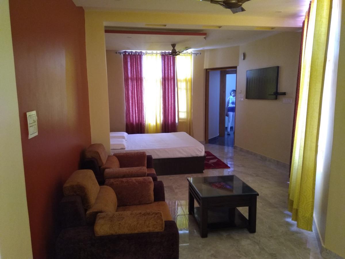 Hotel Sky Bule & Restaurant Khas Nagrota Buitenkant foto