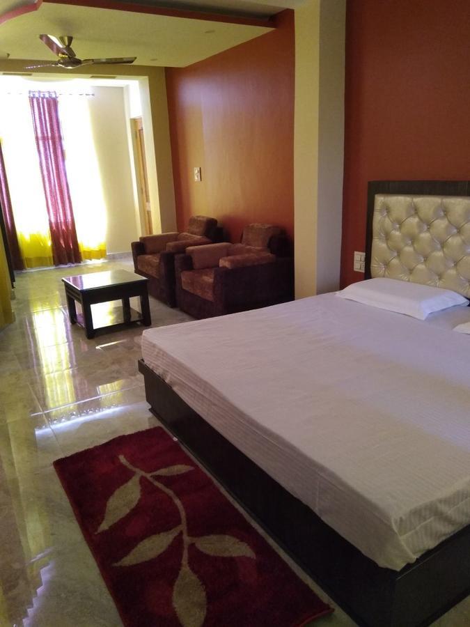 Hotel Sky Bule & Restaurant Khas Nagrota Buitenkant foto
